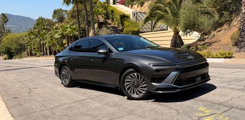 Hyundai Sonata Hybrid 2026