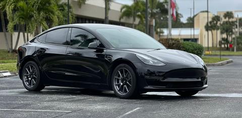 Tesla Model 3 2022
