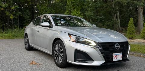 Nissan Altima 2023