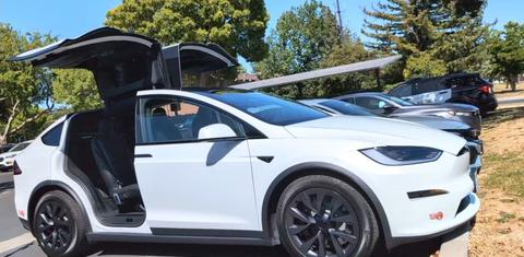 Tesla Model X 2024