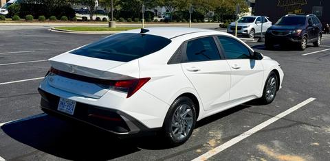 Hyundai Elantra 2024