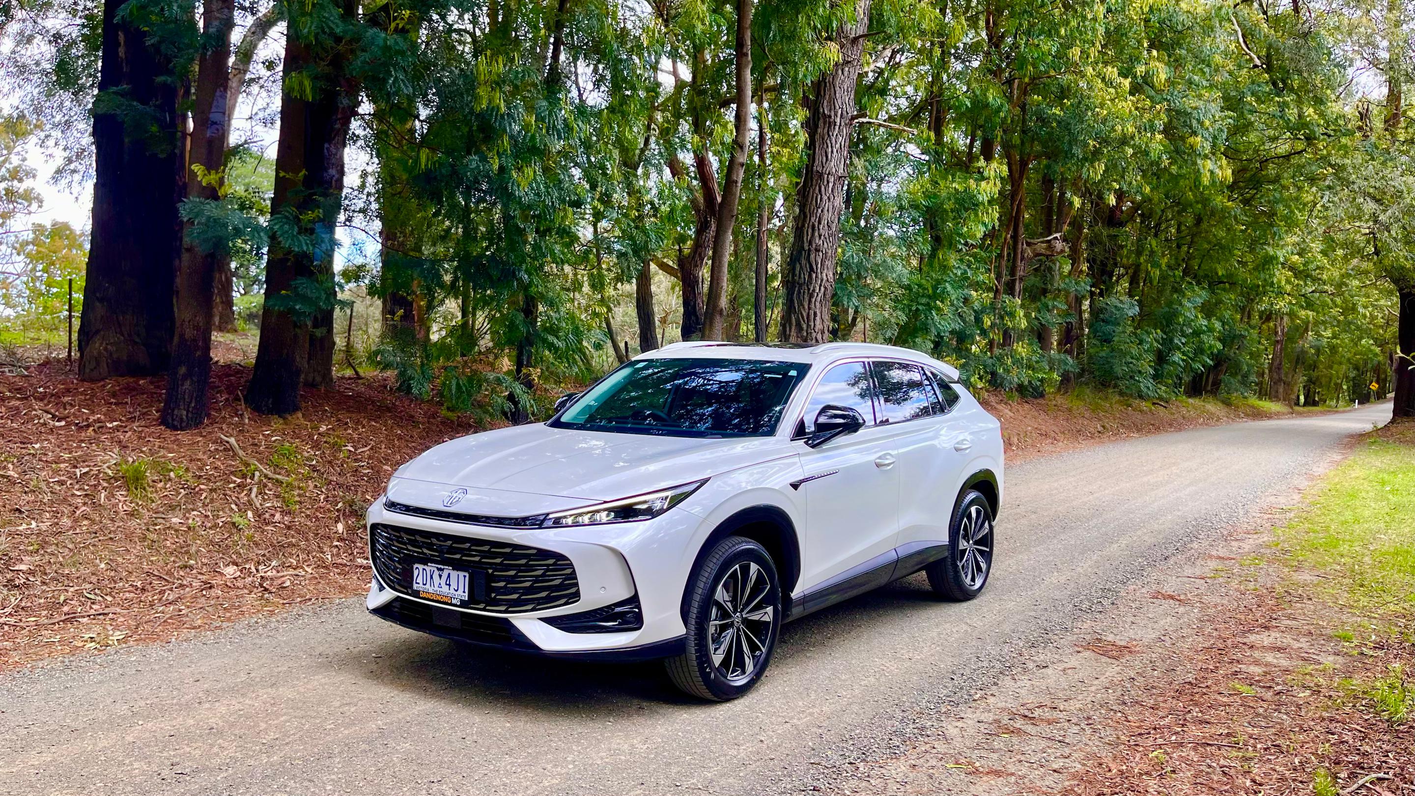 MG HS +EV 2025 in 