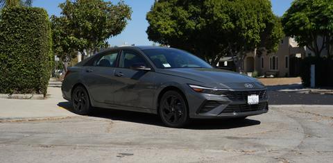 Hyundai Elantra Hybrid 2026