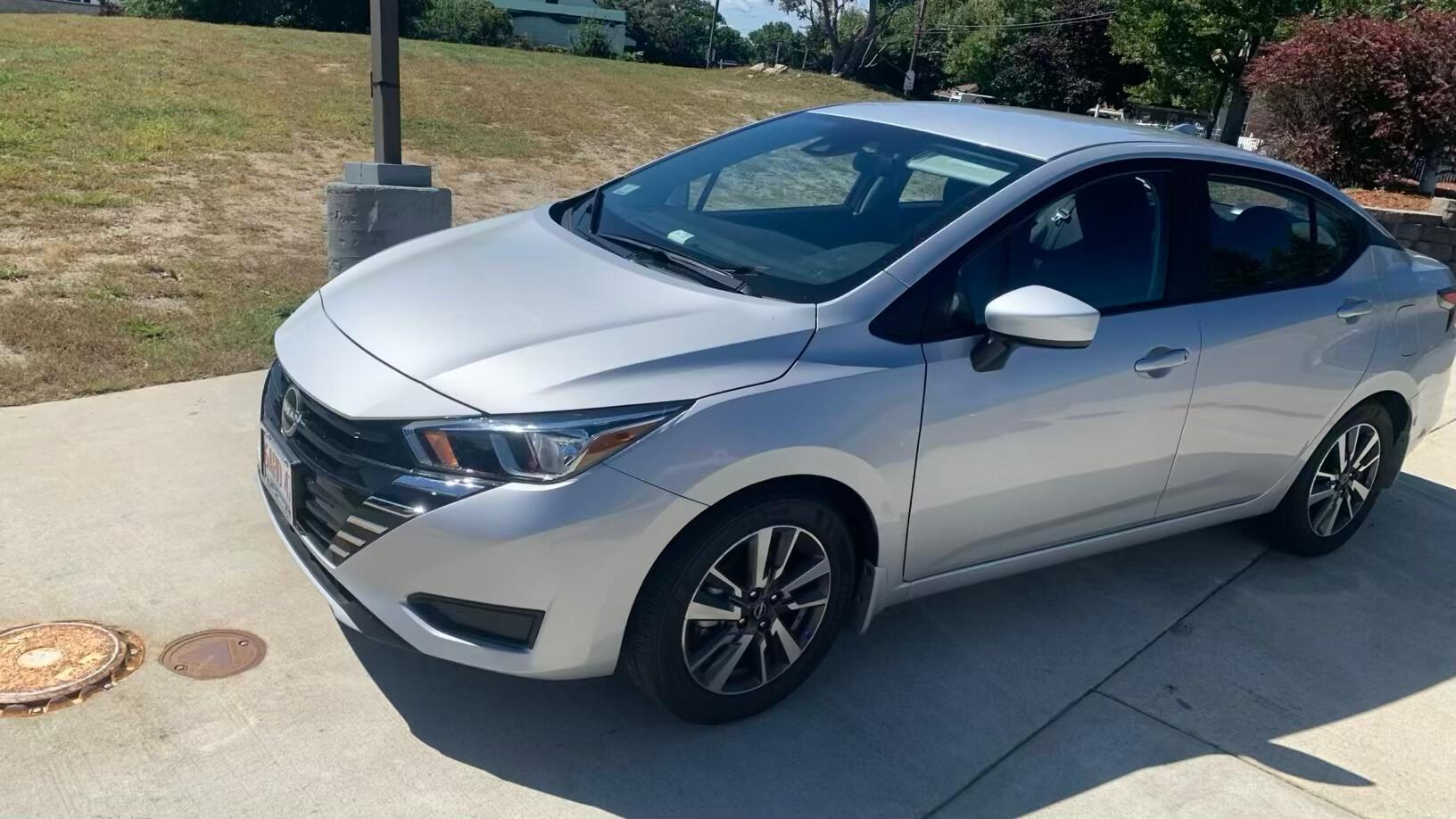 Nissan Versa 2024 in 