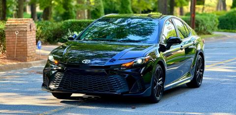 Toyota Camry Hybrid 2025
