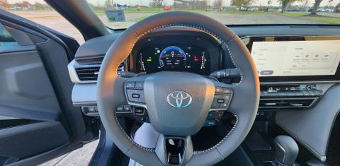 Toyota Camry Hybrid 2025