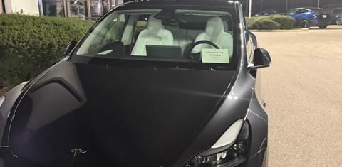 Tesla Model Y 2025