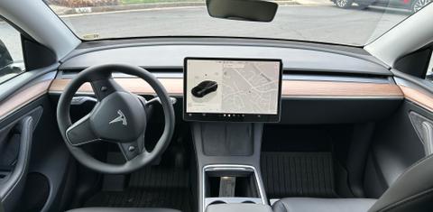 Tesla Model Y 2025