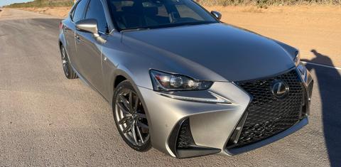 Lexus IS 2019
