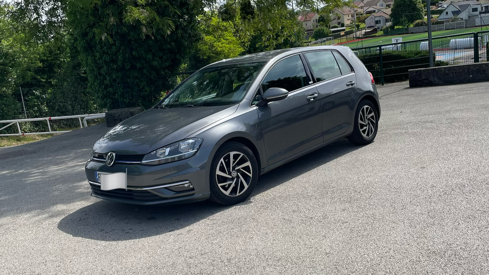 Volkswagen GOLF 2019 à École-valentin