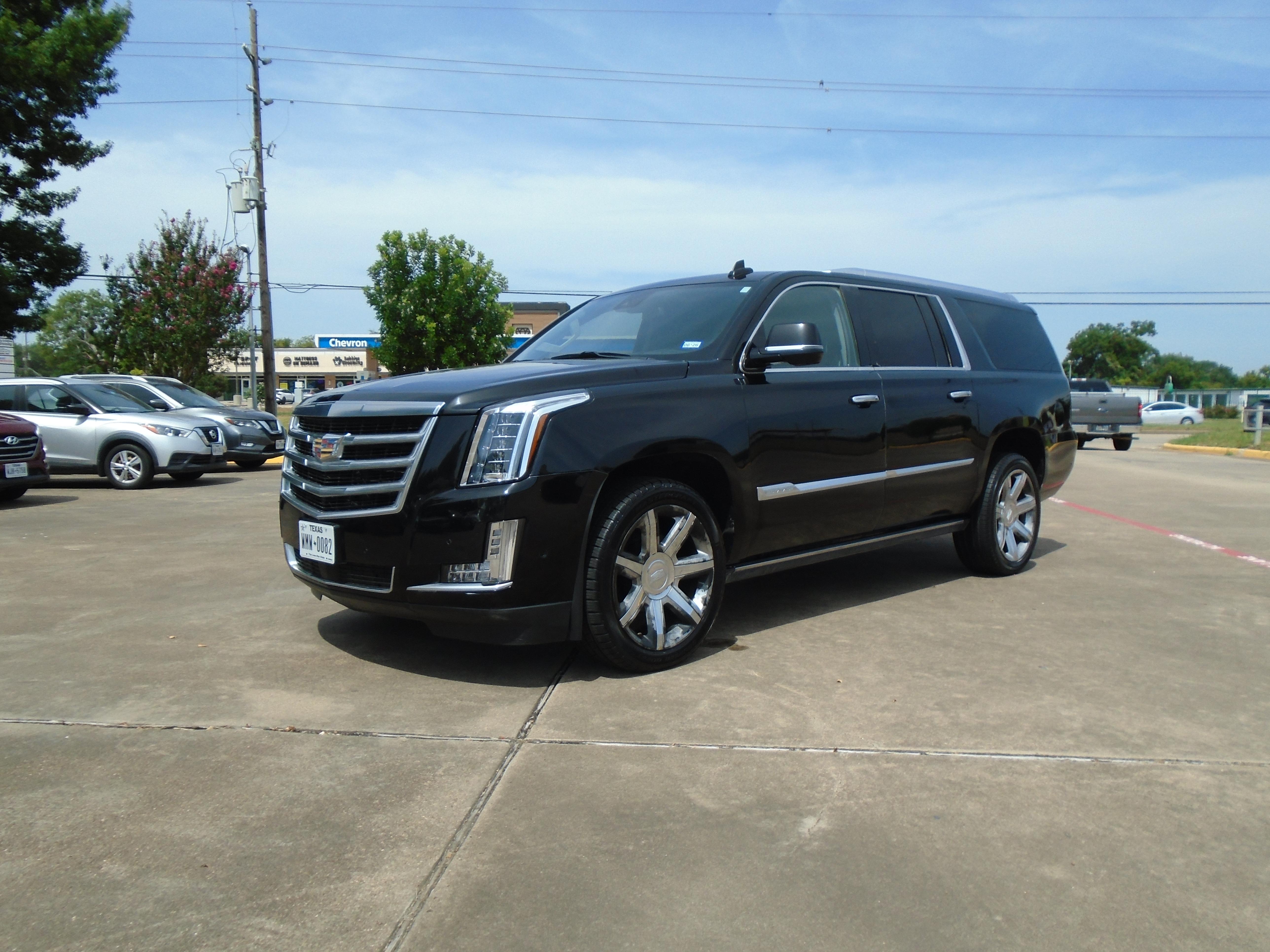 Cadillac Escalade ESV 2017 in 
