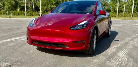Tesla Model Y 2024