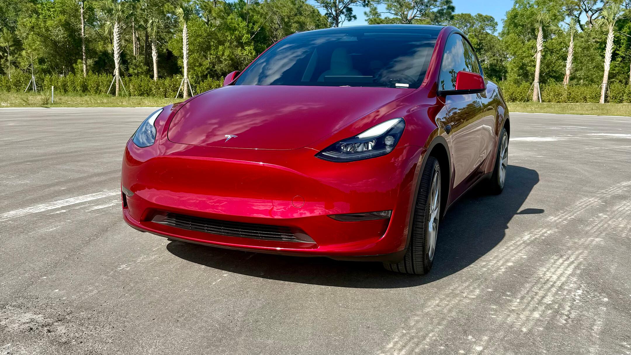 Tesla Model Y 2024 in Fort Myers, FL