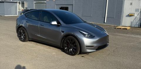 Tesla Model Y 2024