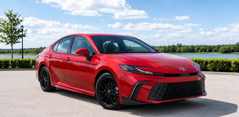 Toyota Camry Hybrid 2026