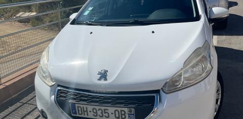 Peugeot 208 2014