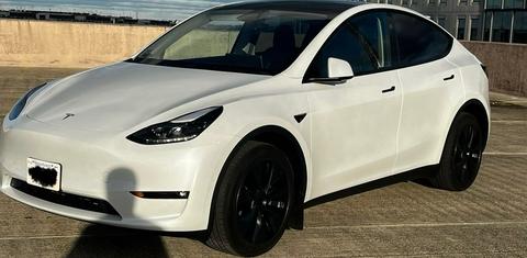 Tesla Model Y 2025