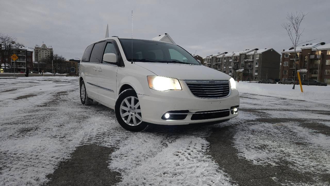 Chrysler Town & Country 2013 à 