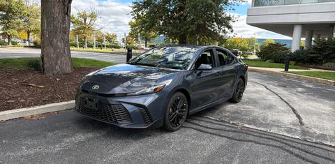 Toyota Camry Hybrid 2026