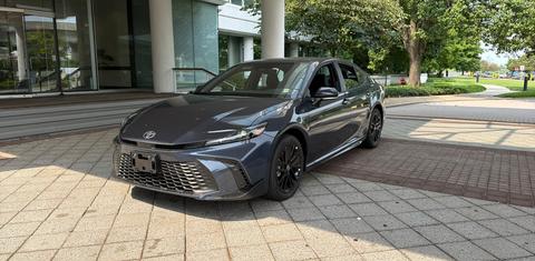 Toyota Camry Hybrid 2026