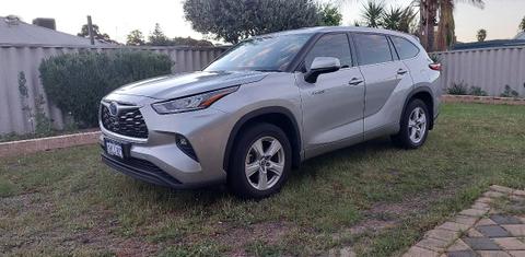 Toyota KLUGER 2021