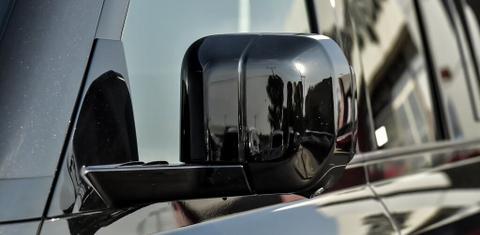 Land Rover Defender 2023