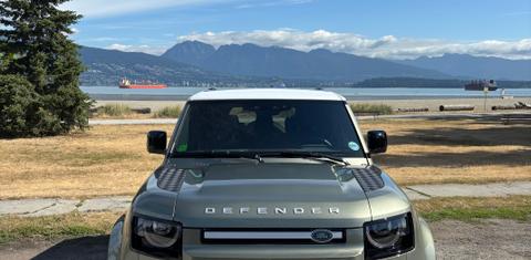 Land Rover Defender 2025