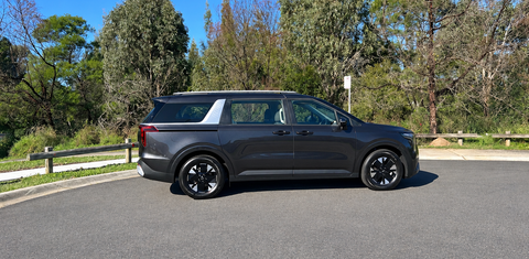 Kia CARNIVAL 2025