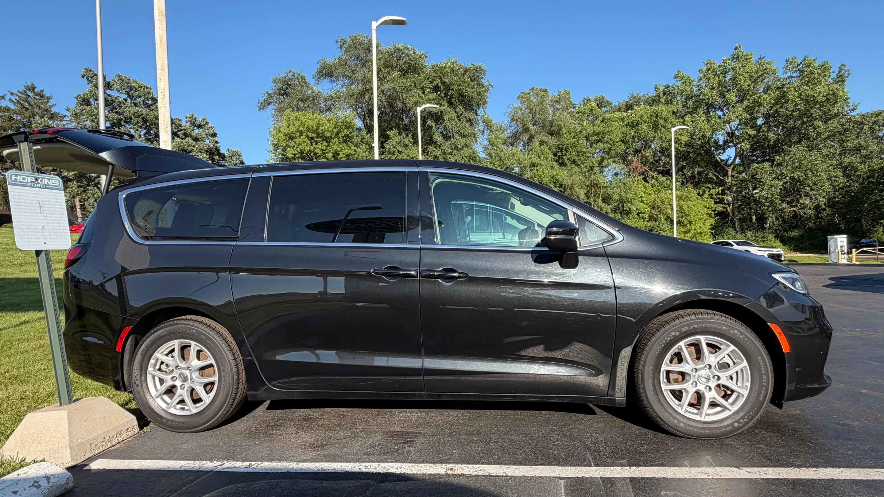 Chrysler Pacifica 2023 in Chicago, IL