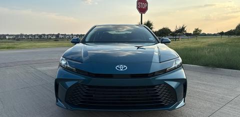 Toyota Camry Hybrid 2025
