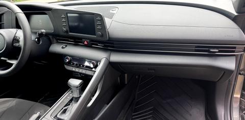 Hyundai Elantra 2025
