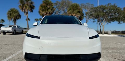Tesla Model Y 2026
