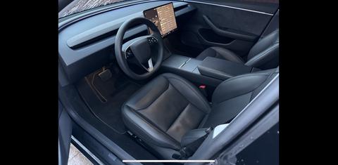 Tesla Model 3 2024