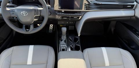 Toyota Camry Hybrid 2025