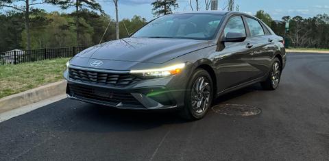 Hyundai Elantra 2024