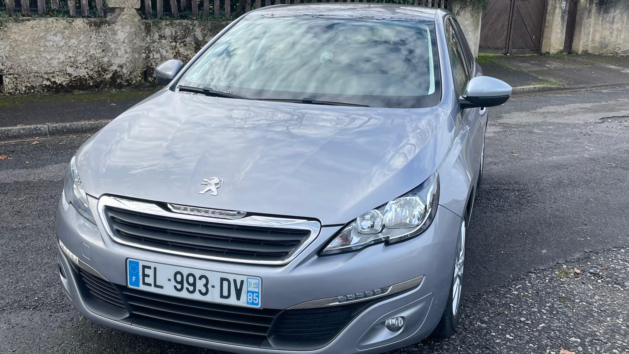 Peugeot 308 2017 in Billère