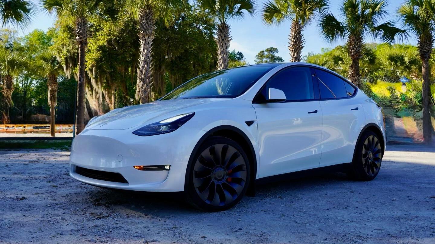Tesla Model Y 2025 in Myrtle Beach, SC