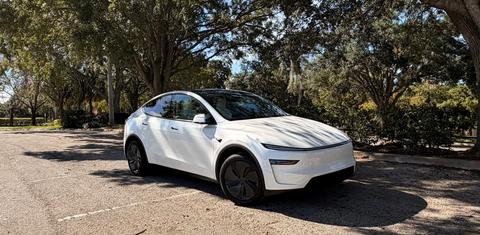 Tesla Model Y 2026