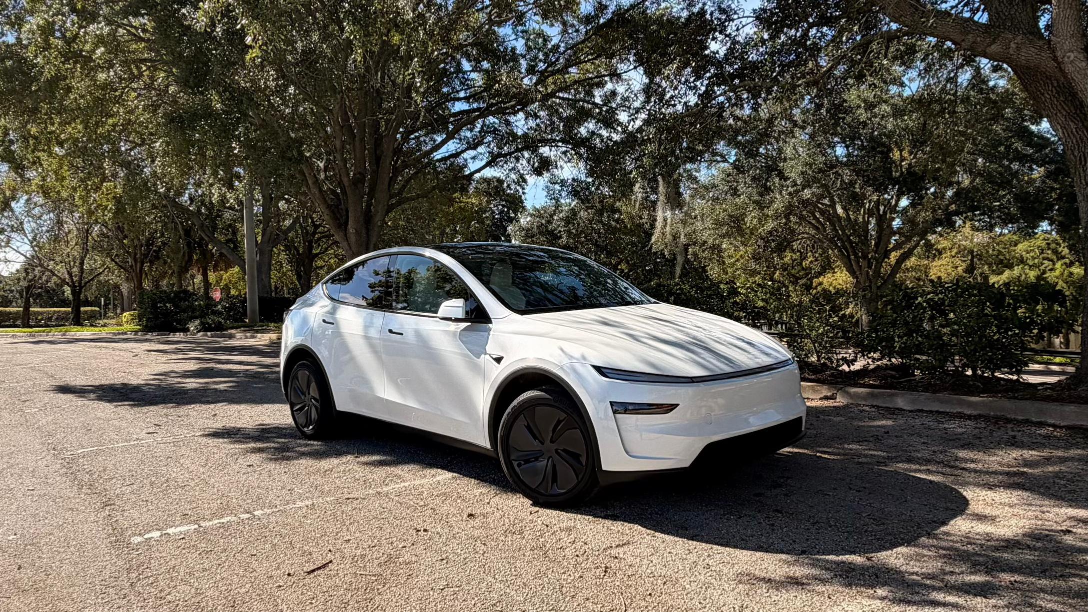Tesla Model Y 2026 in Altamonte Springs, FL