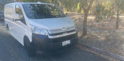 Toyota HIACE 2024