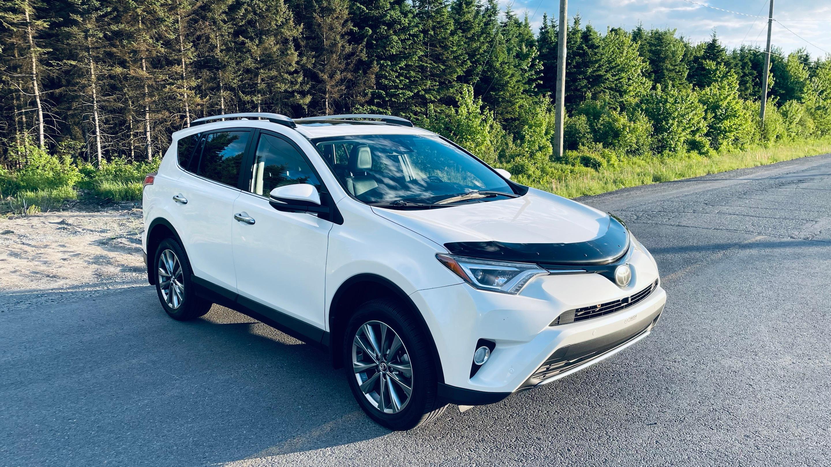 Toyota RAV4 2017 in Québec, QC