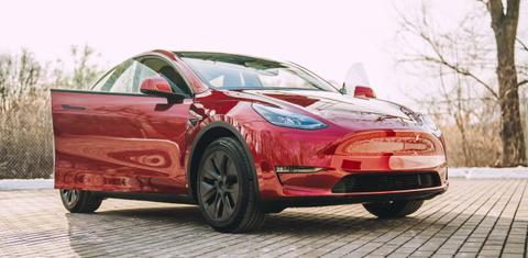Tesla Model Y 2025