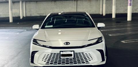 Toyota Camry Hybrid 2025