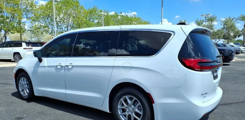 Chrysler Pacifica 2026