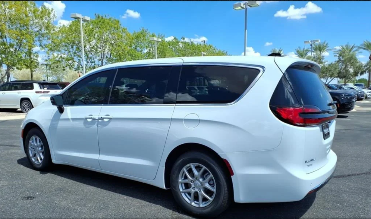 Chrysler Pacifica 2026 in 