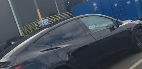 Tesla Model Y 2024