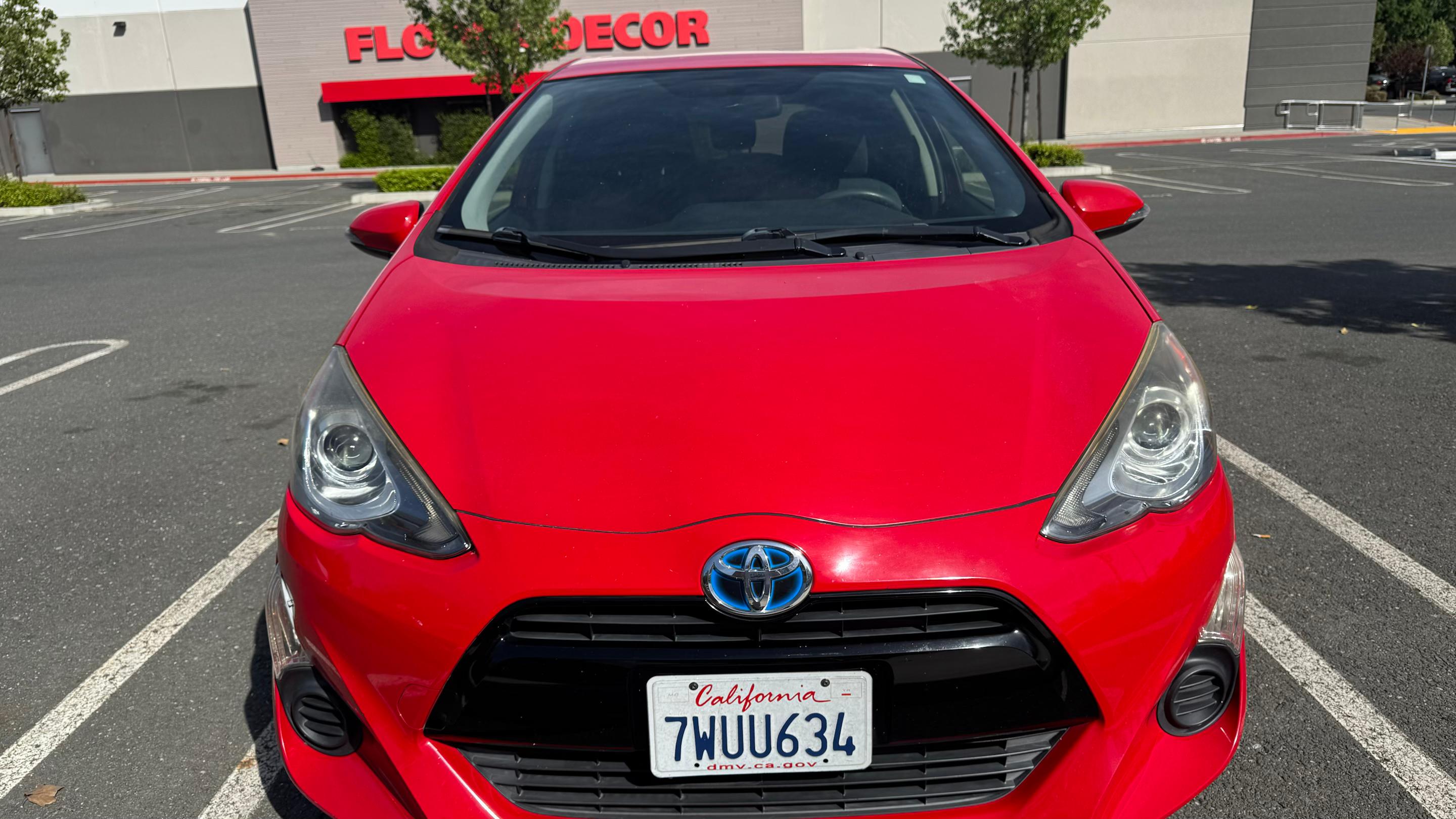 Toyota Prius c 2015 in 