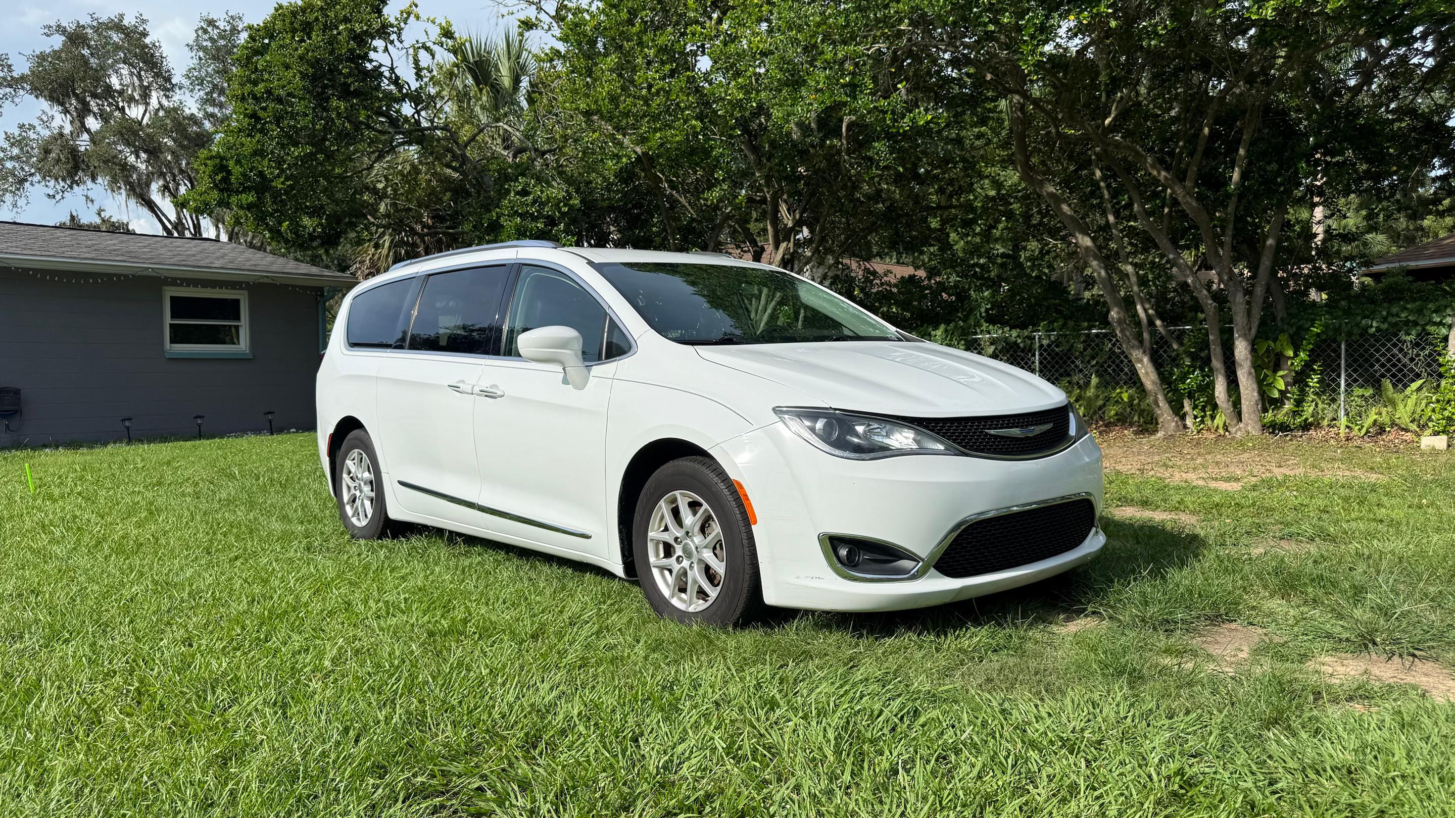 Chrysler Pacifica 2020 in Brandon, FL