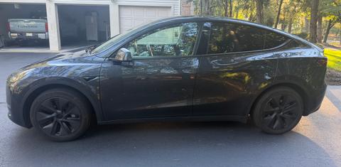 Tesla Model Y 2024