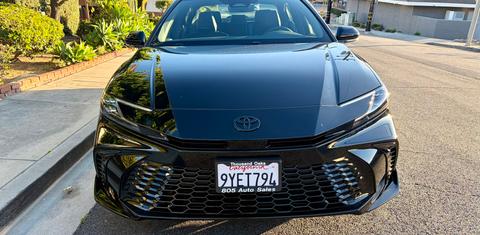 Toyota Camry Hybrid 2026